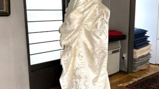 昔は当たり前だった「自宅で花嫁支度」が、今あらためて見直されています。(4コマ漫画シリーズ)